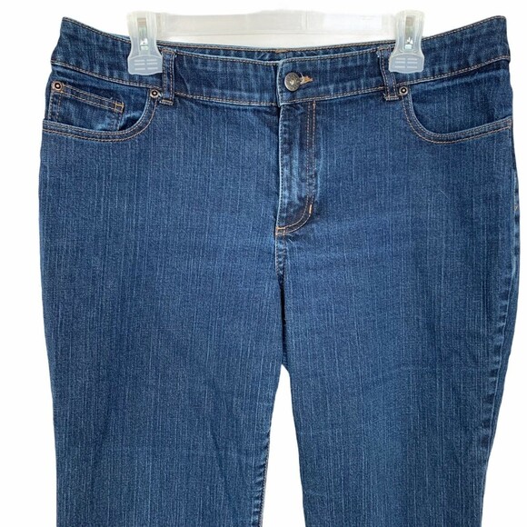 Chico's Platinum 2.5 Ultimate Fit Jeans Dark Wash Short Re-hemmed Dark Wash - Picture 2 of 8